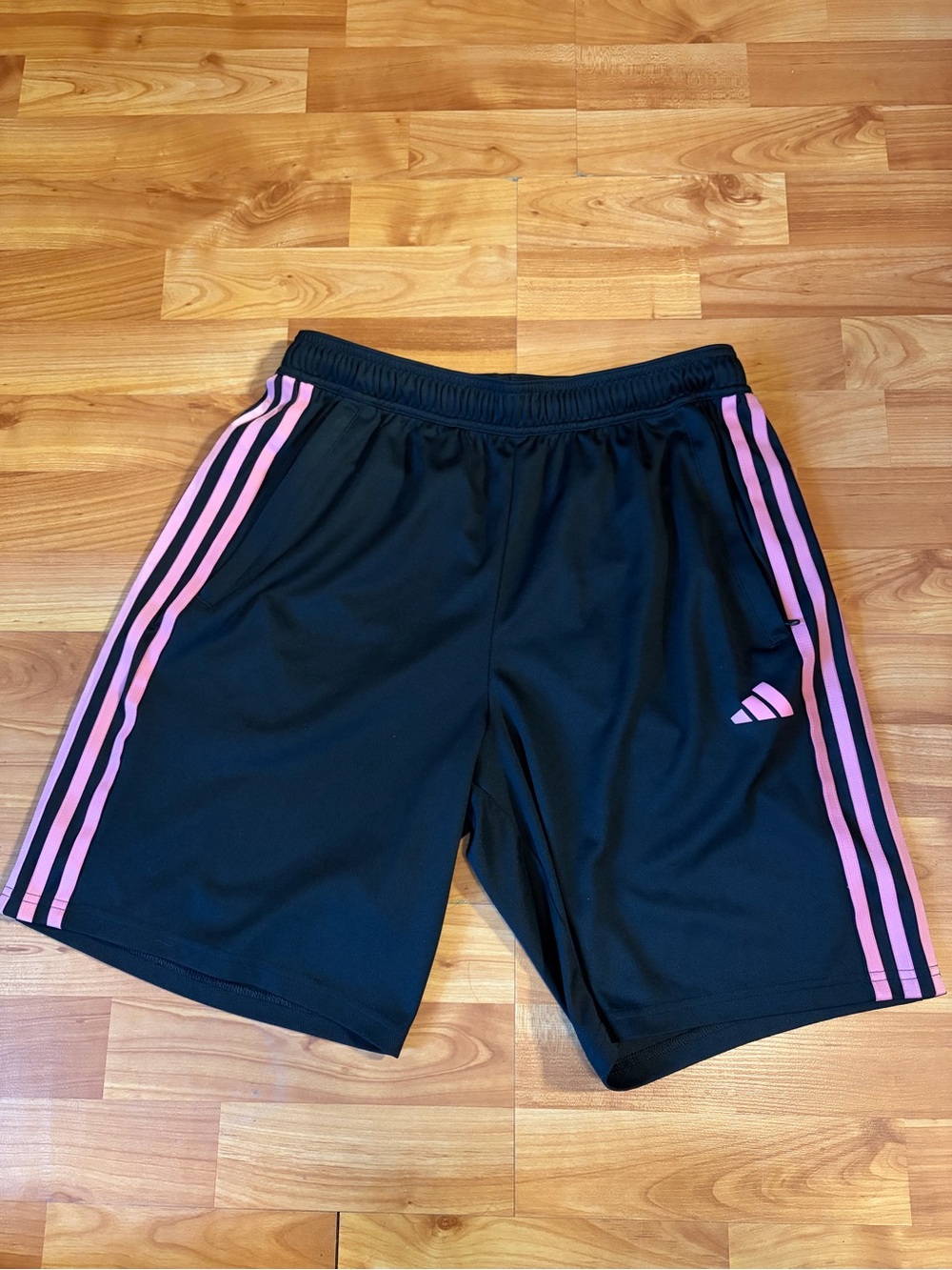 Adidas Men’s Classic Fit AEROREADY 3Stripes 10" Training Shorts Silver Green/Wht